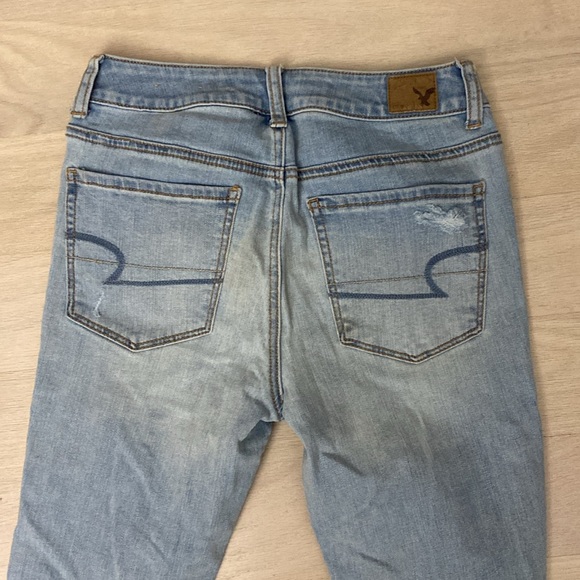 American Eagle Size 2 - Hi-Rise Jegging Regular - Blue Ripped Jeans - Picture 6 of 8